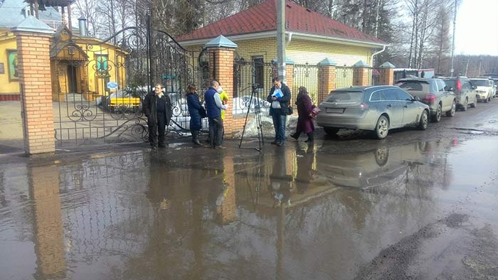 Фото с сайта http://op-pmr.ru Общественники проверили дорогу к храму в Пушкино